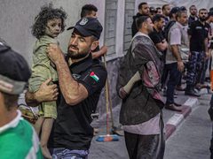 عدد من الأطفال المصابين بقصف طائرات الاحتلال في قطاع غزة