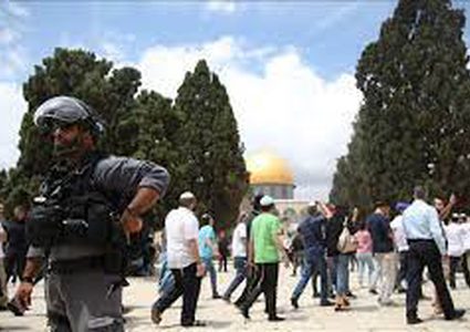 عشرات المستوطنين يقتحمون "الأقصى"