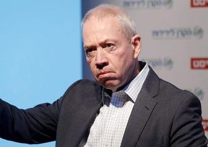 غالانت يوقع قرارًا خطيرًا بشأن أسرى غزة