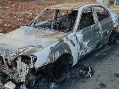 المستوطنون يحرقون عدد من المركبات لفلسطينيين في قرية دوما جنوب شرق نابلس فجر اليوم.