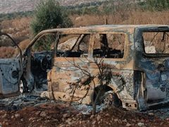 المستوطنون يحرقون عدد من المركبات لفلسطينيين في قرية دوما جنوب شرق نابلس فجر اليوم.