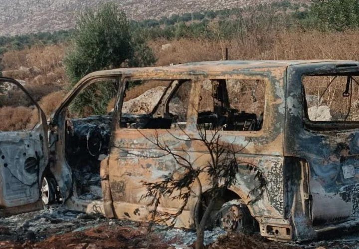 المستوطنون يحرقون عدد من المركبات لفلسطينيين في قرية دوما جنوب شرق نابلس فجر اليوم.