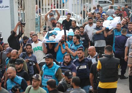 صحفيون في غزة يشيعون زملاءهم شهداء العدوان على غزة