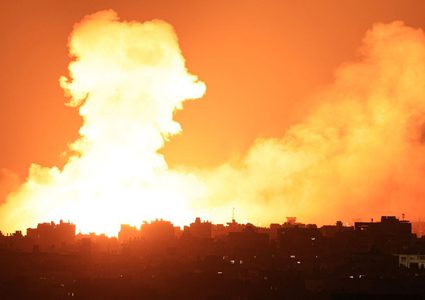 الليلة: 31 شهيدا في غارات إسرائيلية استهدفت منازل في قطاع غزة