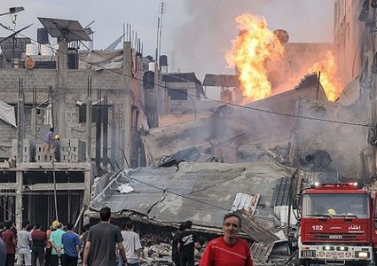 الاحتلال يقصف منزل عائلة الضيف واستشهاد عدد من أفراد العائلة