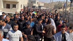 الخليل تشيّع جثمان الطفل مؤنس زيدات إلى مثواه الأخير في بني نعيم