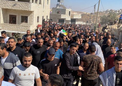 الخليل تشيّع جثمان الطفل مؤنس زيدات إلى مثواه الأخير في بني نعيم