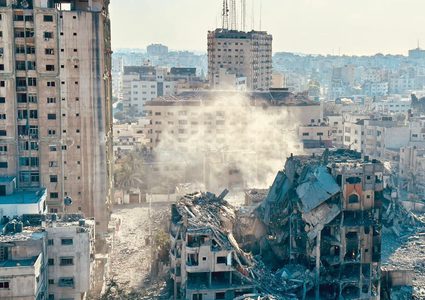 لقطات توثق أحياء سكنية دمرت بأكملها في غزة بعد الغارات الإسرائيلية