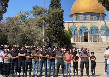 آلاف مصل أدوا الجمعة في المسجد الأقصى بسبب إجراءات الاحتلال