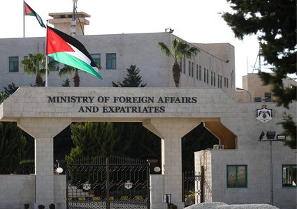 الخارجية الأردنية تحذر من أيّ محاولة لتهجير الفلسطينيين من غزة إلى مصر