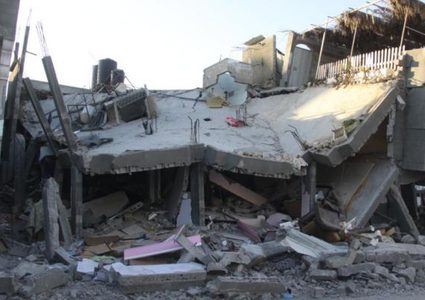 20 شهيدا وعشرات الإصابات في قصف طائرات الاحتلال لمنزل في دير البلح