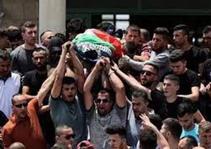 طولكرم : تشييع جثمان الشهيد الطفل عمر أسمر في بلدة زيتا