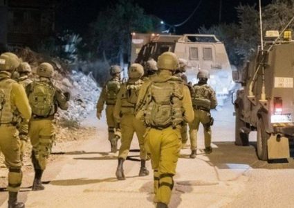 الاحتلال يعتقل ثلاثة شبان في دورا جنوب الخليل