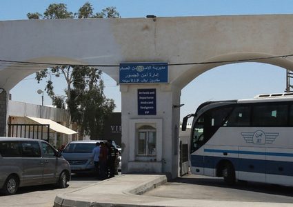 إغلاق جسر الملك حسين أمام حركة المسافرين والشحن