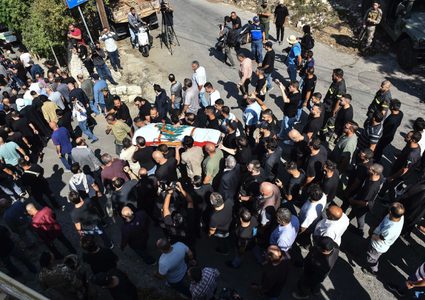 تشييع جثمان الشهيد الصحفي عصام عبد الله في لبنان