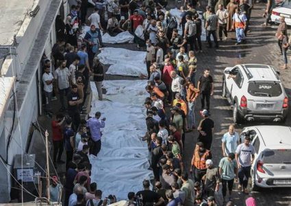 دفن عشرات جثامين الشهداء بمقبرة جماعية في مدينة غزة