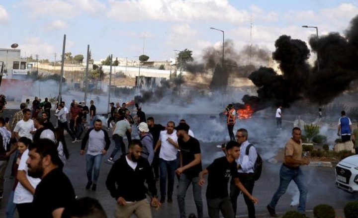 مواجهات ومسيرات تعم الضفة وارتفاع عدد شهدائها إلى 56 وأكثر من 1200 جريح