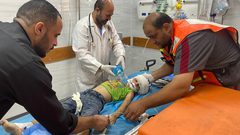 صور من عمل أطقم الدفاع المدني والخدمات الطبية مع القصف الإسرائيلي للمنازل والمنش