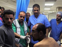 استشهاد 7 من أفراد الدفاع المدني في غزة جراء قصف الاحتلال