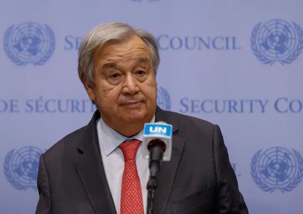 غوتيريش يحذر من أن الشرق الأوسط بات "على شفير الهاوية"