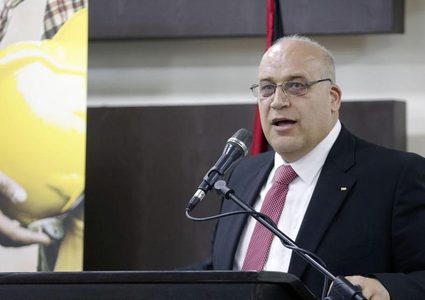 أبو جيش يطالب "الأونروا" بالتدخل الفوري للمساعدة على استيعاب عمال غزة في الضفة