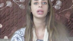 أسيرة إسرائيلية توجه رسالة من غزة