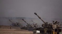 مدفعية الاحتلال تقصف قرى جنوب لبنان