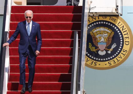 الرئيس بايدن يصل إسرائيل بالتزامن مع وصول 3 حاملات طائرات ومشاة بحرية