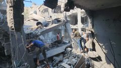 قصف منزل عائلة حبوش في غزة  12 شهيدا وإصابة العشرات والبحث عن مفقودين