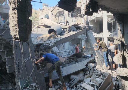 قصف منزل عائلة حبوش في غزة  12 شهيدا وإصابة العشرات والبحث عن مفقودين