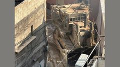 الاحتلال يفرض طوقا مشددا على مخيم نور شمس شرق طولكرم ويجرف شوارعه