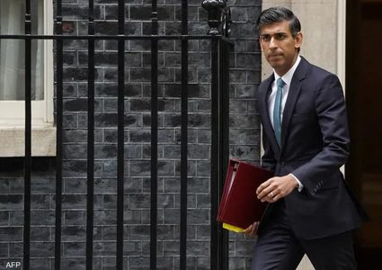 رئيس الوزراء البريطاني يصل إسرائيل