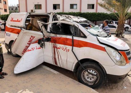 مسعف من غزة : فقدنا 15 شهيدًا من الطواقم الطبية والاحتلال دمر 22 سيارة إسعاف