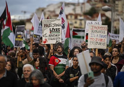 تركيا تنكس الأعلام حدادا على أرواح شهداء فلسطين