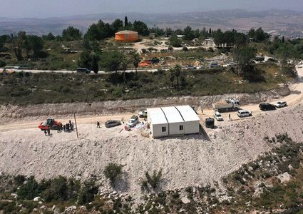 الاحتلال يضع "كرفانات" جديدة داخل مستعمرة "حوميش" شمال نابلس