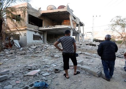 قوات الاحتلال تفجر منزل عائلة الأسير ماهر شلون في مخيم عقبة جبر بأريحا