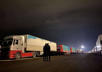 الهلال الأحمر المصري: من الممكن إدخال المزيد من شاحنات المساعدات إلى غزة