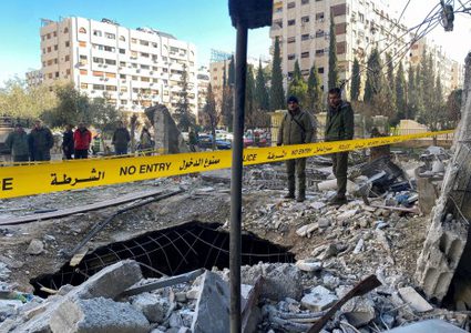 استشهاد عامل سوري وإصابة آخر في عدوان إسرائيلي على مطاري دمشق وحلب