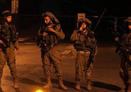 الاحتلال يغلق مدخل قرية أم صفا شمال غرب رام الله