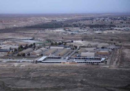 رويترز: قصف قاعدة عين الأسد الجوية بالعراق ودوي انفجار داخلها