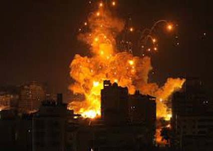 استشهاد 13 مواطنا بقصف إسرائيلي لمنزلين ومسجد في جباليا