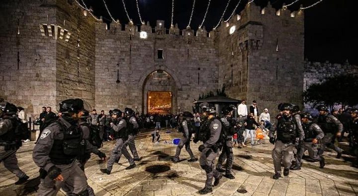 الاحتلال يقمع وقفة مساندة لغزة في القدس