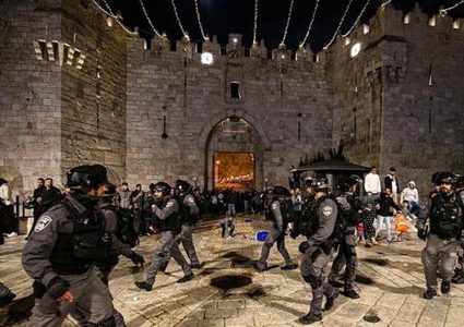 الاحتلال يقمع وقفة مساندة لغزة في القدس