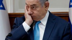 3 وزراء على الأقل يبحثون الاستقالة في حكومة نتنياهو