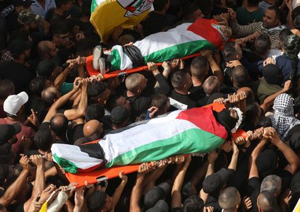 تشييع جثماني الشهيدين نخلة وعليان في مخيم الجلزون شمال رام الله