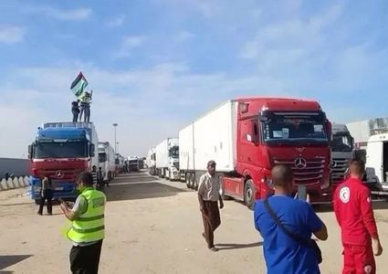 قافلة مساعدات ثانية تدخل القطاع