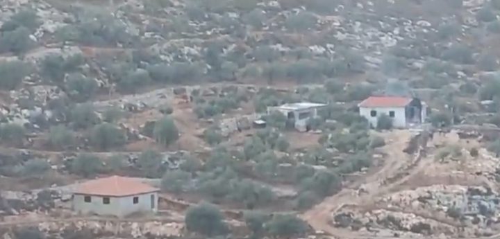 مستوطنون يحرقون منزلا في تلفيت قرب نابلس