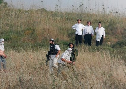 مستوطنون يهاجمون مساكن المواطنين في عرب المليحات غرب أريحا