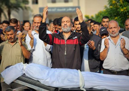 وداع عشرات الشهداء الذين ارتقوا في غارات الاحتلال على خانيونس الليلة الماضية