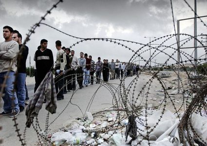 وزير العمل: تسريح أصحاب العمل للعمال خلال العدوان على غزة "غير قانوني"